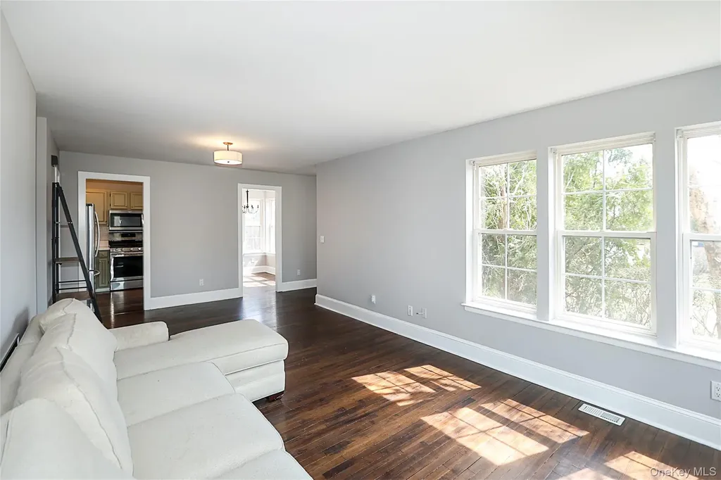 20-22 Broadlawn Drive Central Islip NY 11722