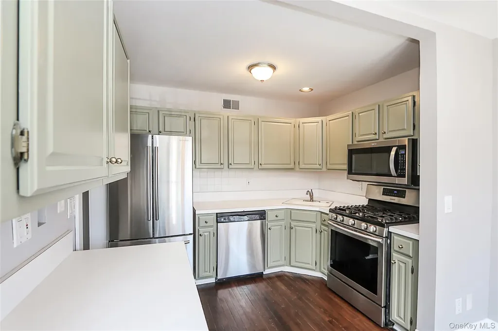 20-22 Broadlawn Drive Central Islip NY 11722