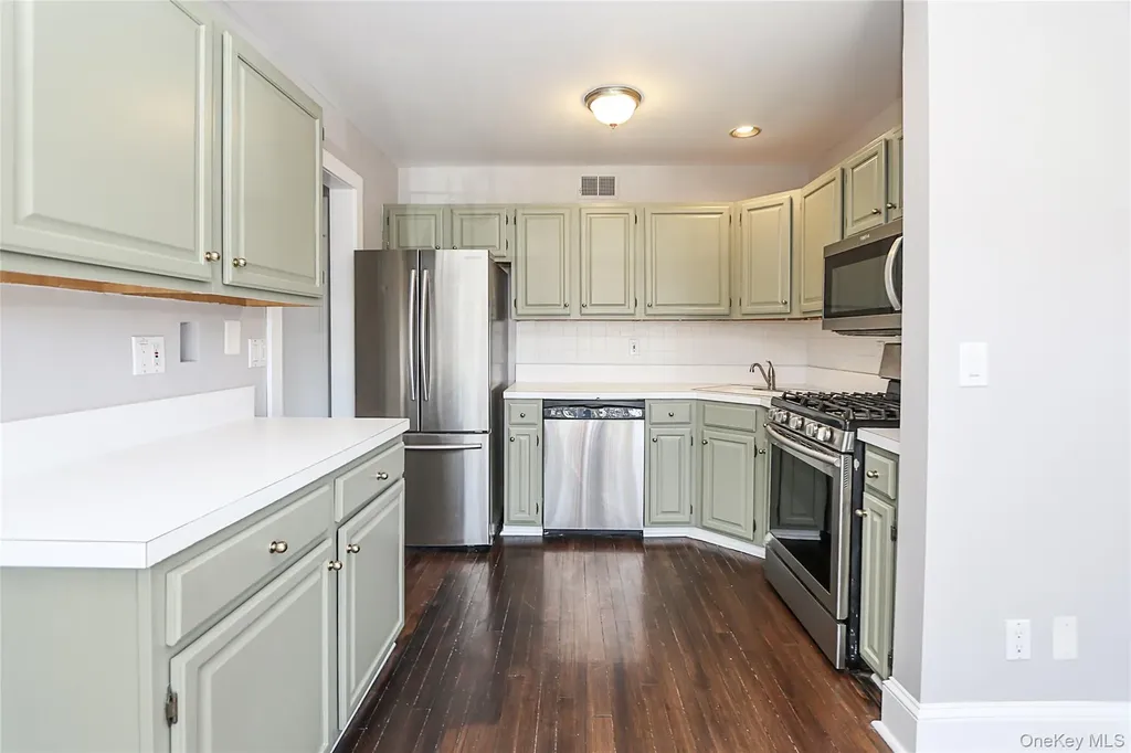 20-22 Broadlawn Drive Central Islip NY 11722