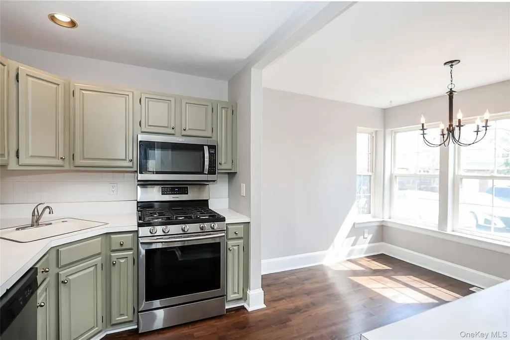 20-22 Broadlawn Drive Central Islip NY 11722