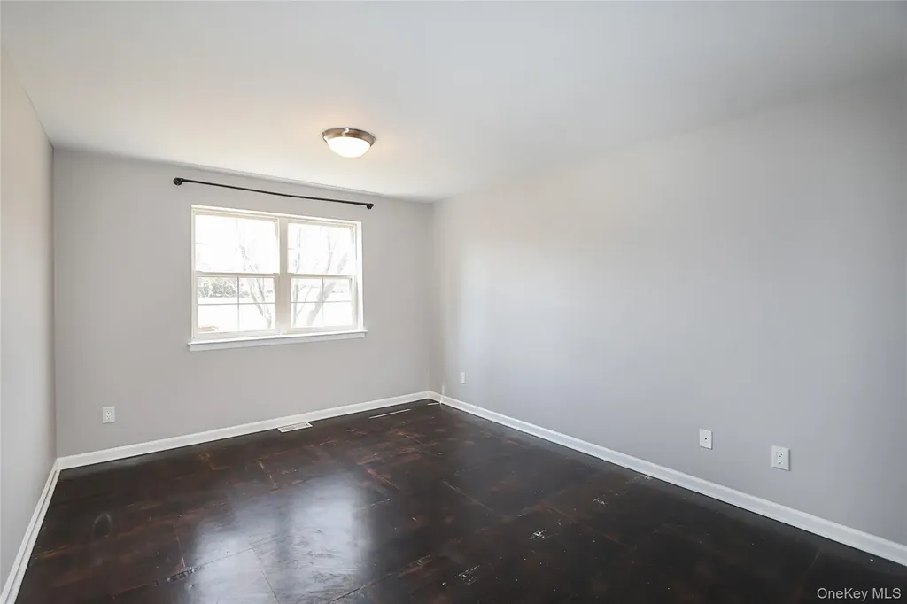 20-22 Broadlawn Drive Central Islip NY 11722