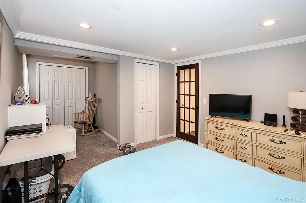 20-22 Broadlawn Drive Central Islip NY 11722