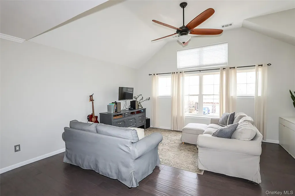20-22 Broadlawn Drive Central Islip NY 11722