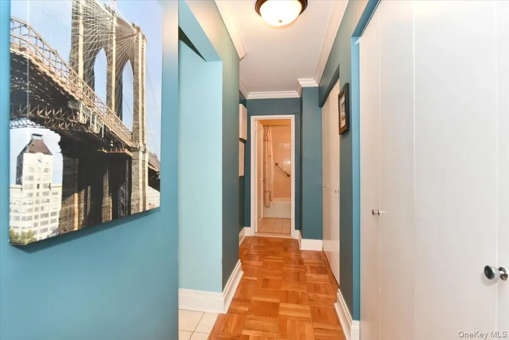 18-15 215 Bayside NY 11360