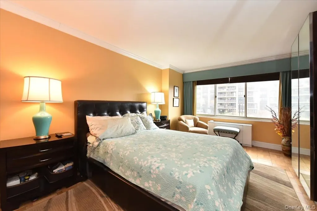 18-15 215 Bayside NY 11360