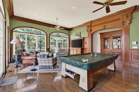 195 Feeks Lane Locust Valley NY 11560
