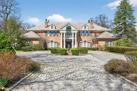195 Feeks Lane Locust Valley NY 11560