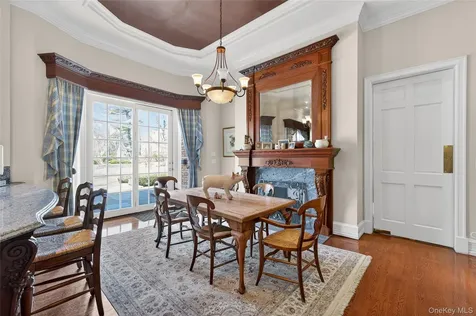 195 Feeks Lane Locust Valley NY 11560