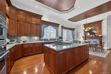 195 Feeks Lane Locust Valley NY 11560