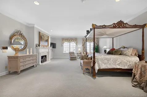 195 Feeks Lane Locust Valley NY 11560