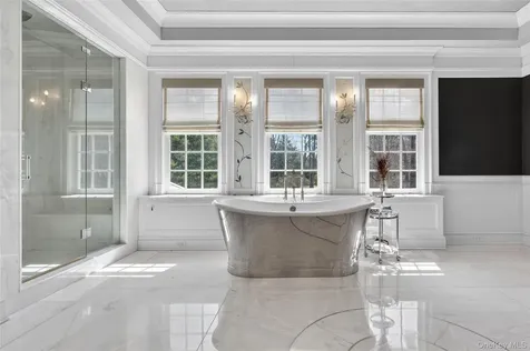 195 Feeks Lane Locust Valley NY 11560