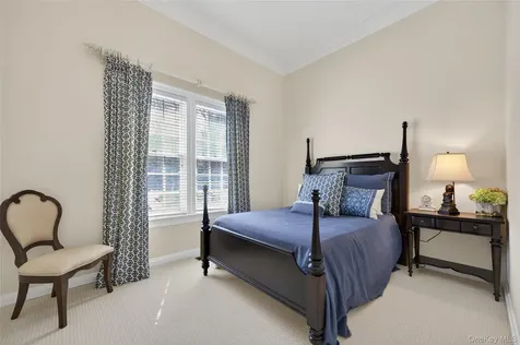 195 Feeks Lane Locust Valley NY 11560