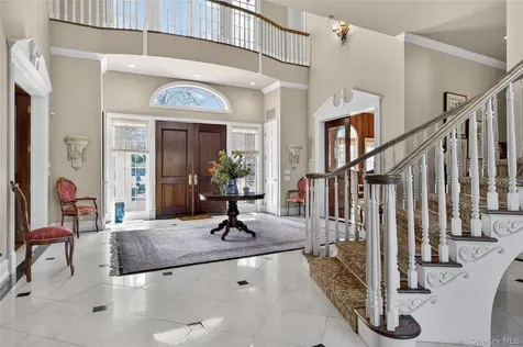195 Feeks Lane Locust Valley NY 11560