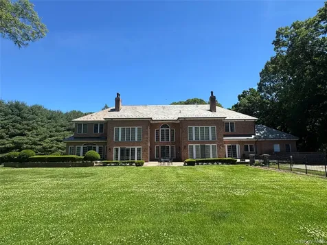 195 Feeks Lane Locust Valley NY 11560