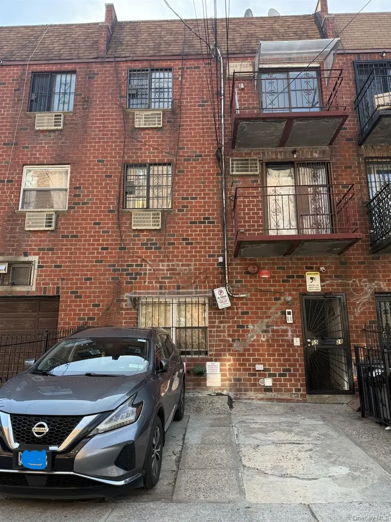5528 98th Street Corona NY 11368