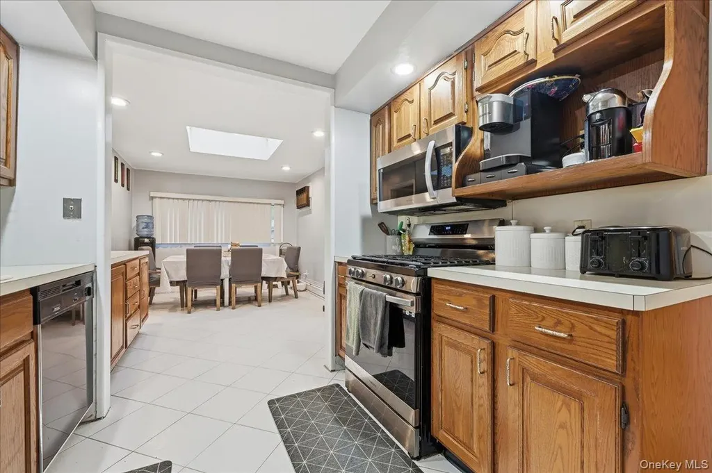 120 Bruce Terrace Mineola NY 11501