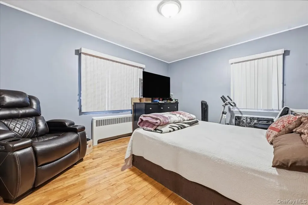 120 Bruce Terrace Mineola NY 11501