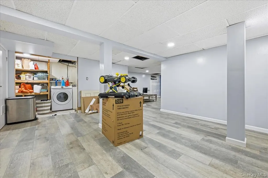 120 Bruce Terrace Mineola NY 11501