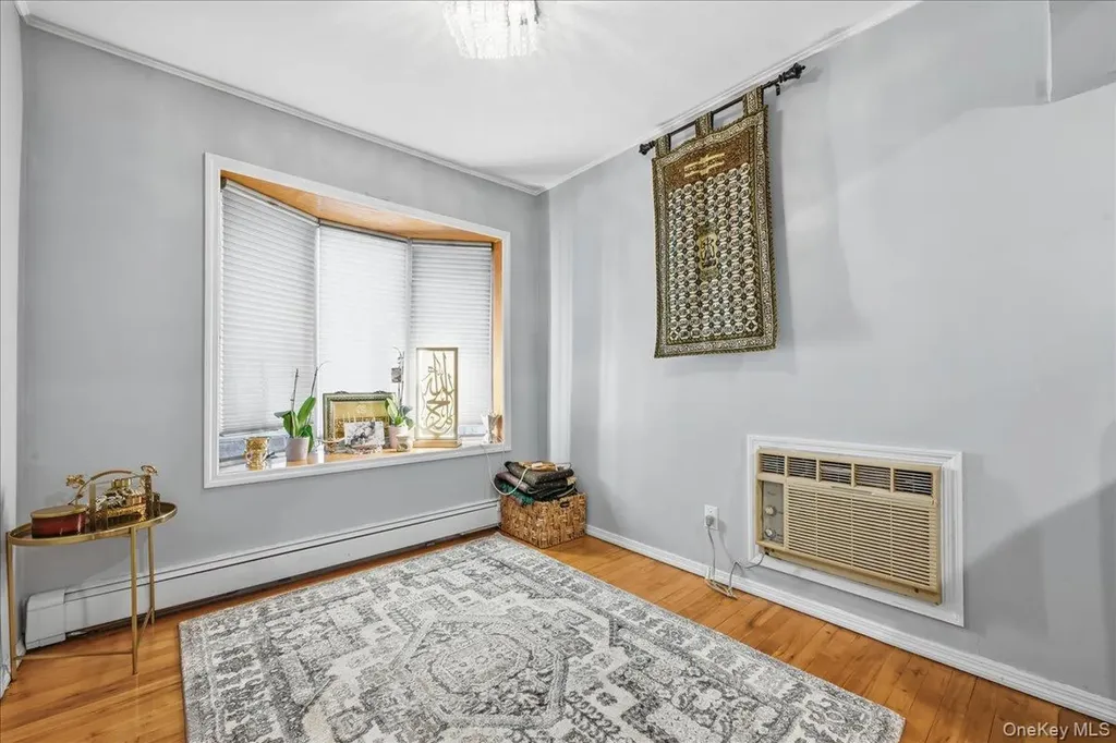 120 Bruce Terrace Mineola NY 11501