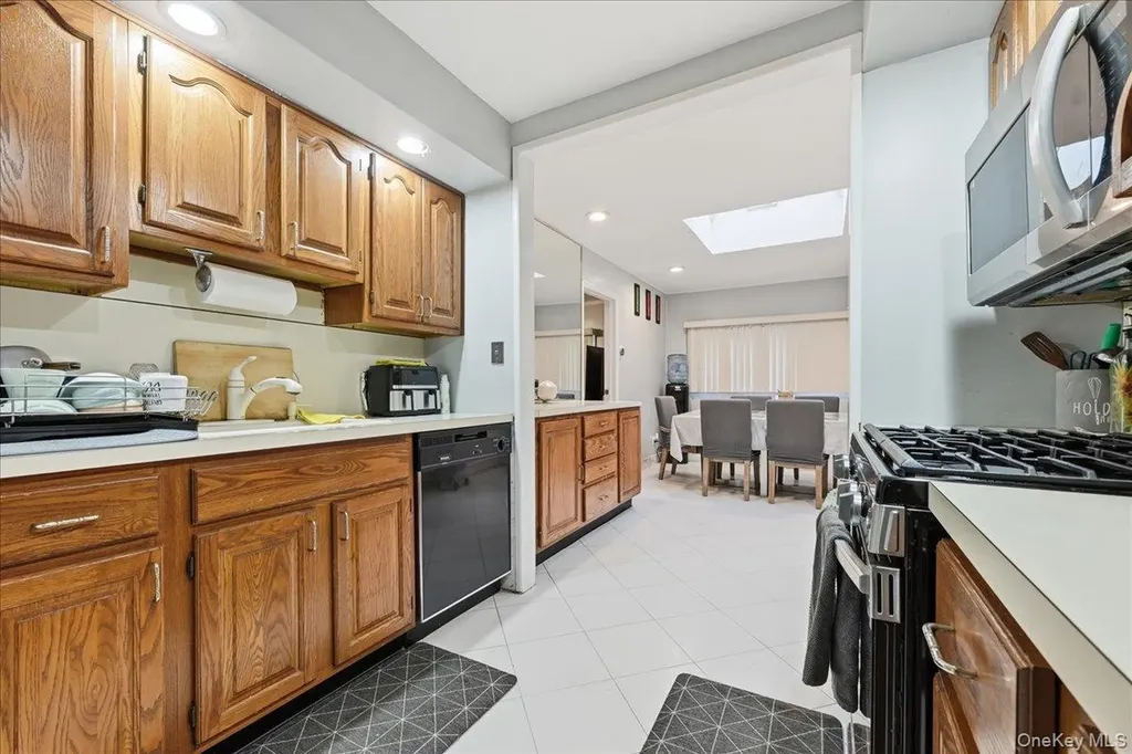 120 Bruce Terrace Mineola NY 11501