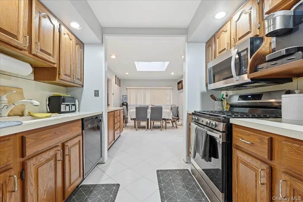 120 Bruce Terrace Mineola NY 11501