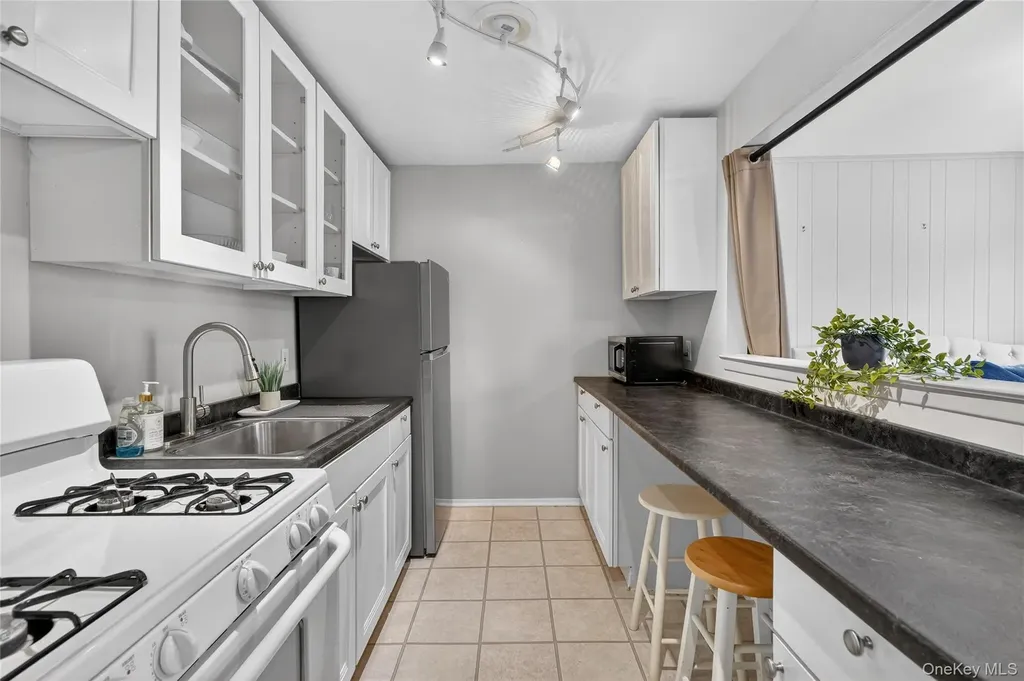 395 Westchester Avenue Port Chester NY 10573