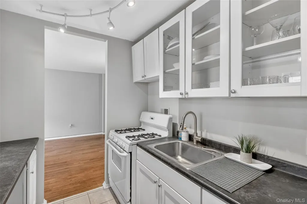 395 Westchester Avenue Port Chester NY 10573