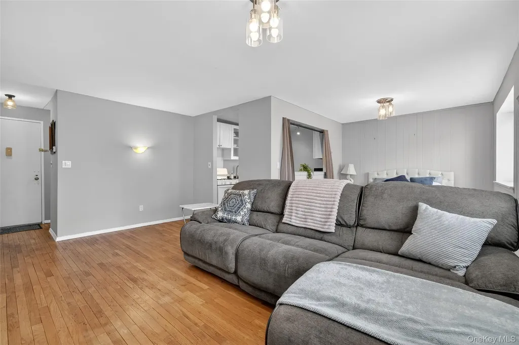 395 Westchester Avenue Port Chester NY 10573