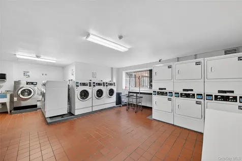 395 Westchester Avenue Port Chester NY 10573