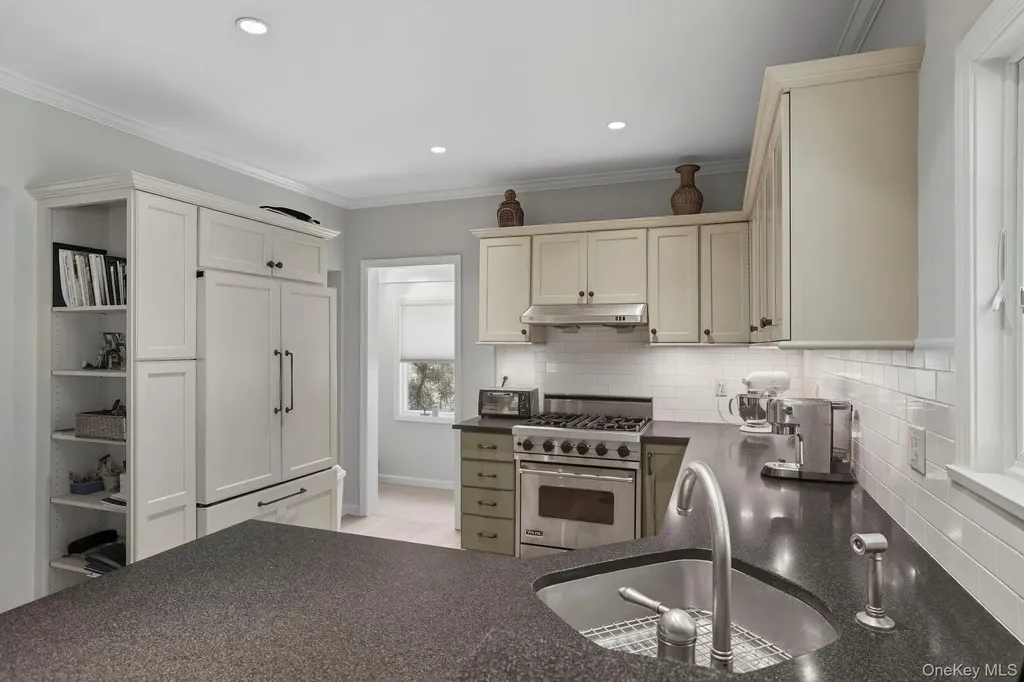 122 Harriman Road Mount Kisco NY 10549