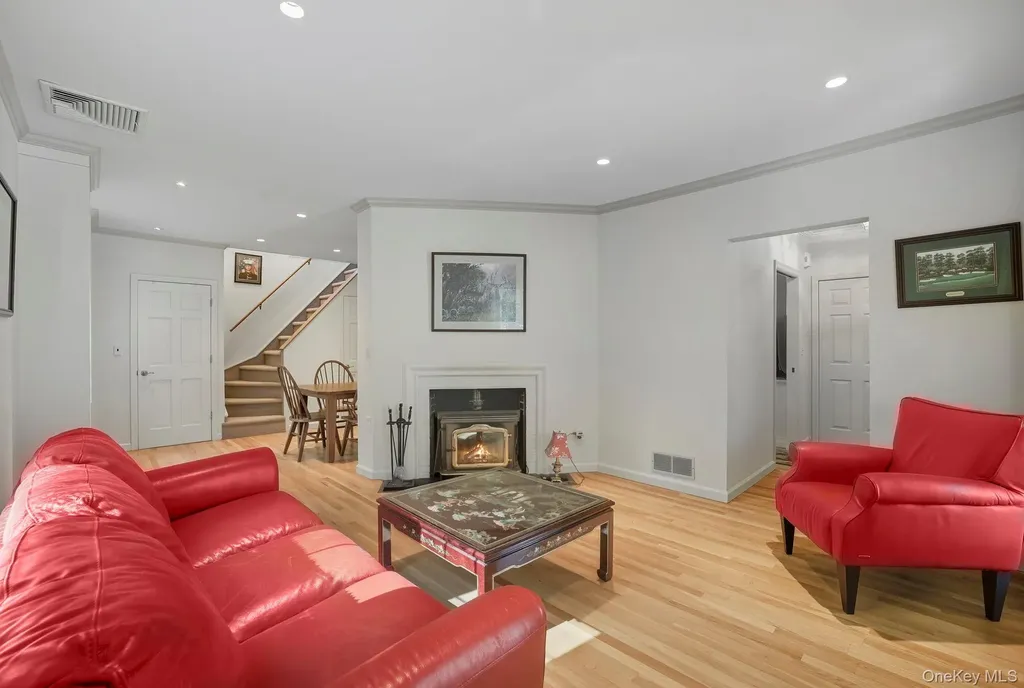 122 Harriman Road Mount Kisco NY 10549