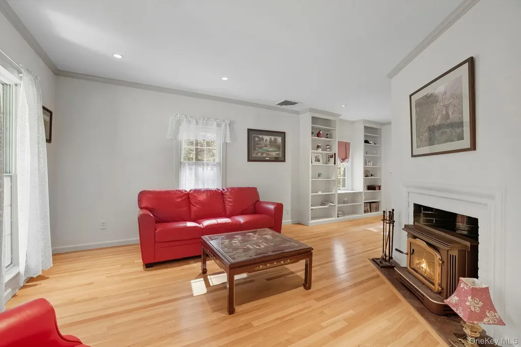 122 Harriman Road Mount Kisco NY 10549