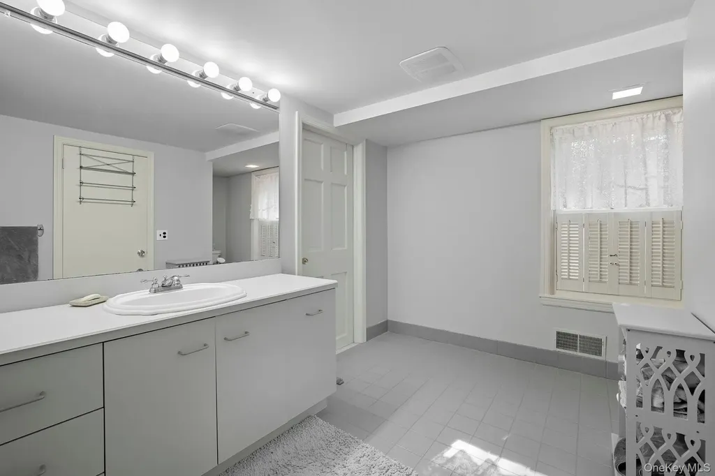 122 Harriman Road Mount Kisco NY 10549