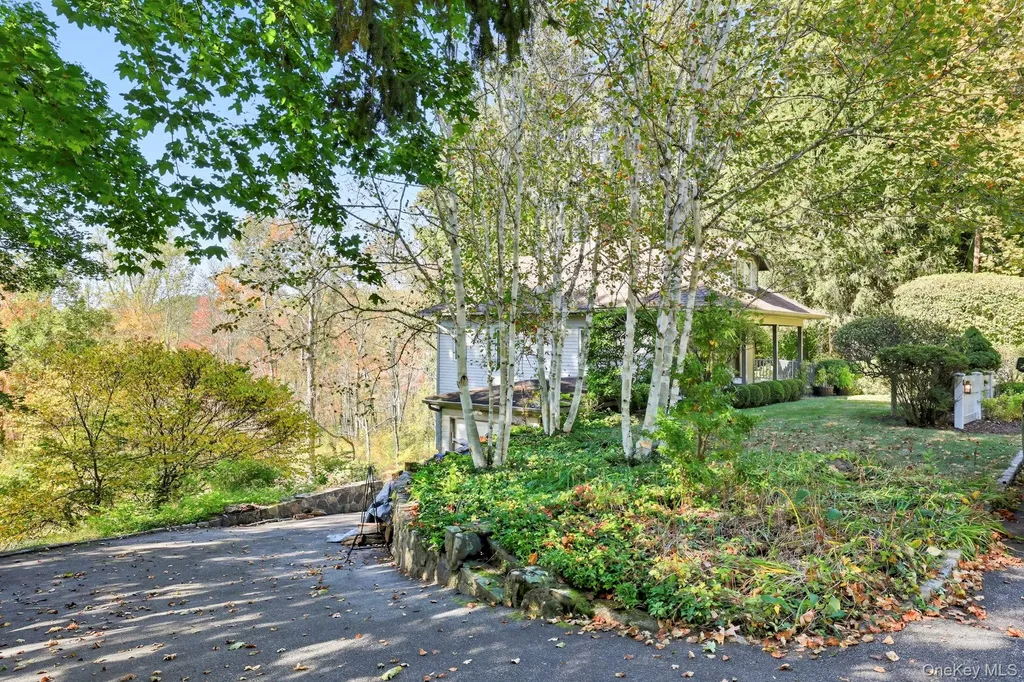 122 Harriman Road Mount Kisco NY 10549