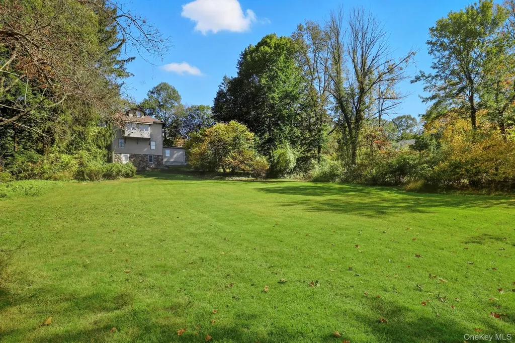 122 Harriman Road Mount Kisco NY 10549