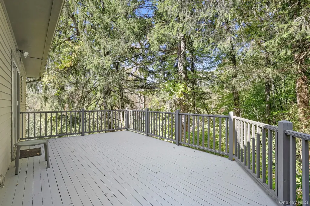 122 Harriman Road Mount Kisco NY 10549