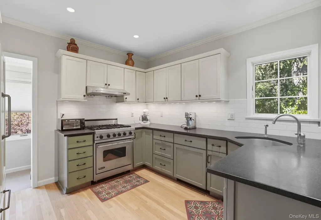 122 Harriman Road Mount Kisco NY 10549