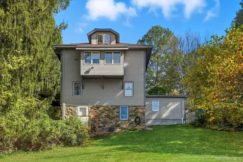 122 Harriman Road Mount Kisco NY 10549