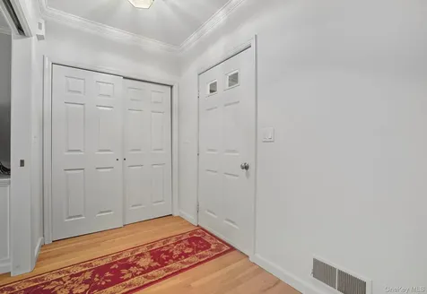 122 Harriman Road Mount Kisco NY 10549
