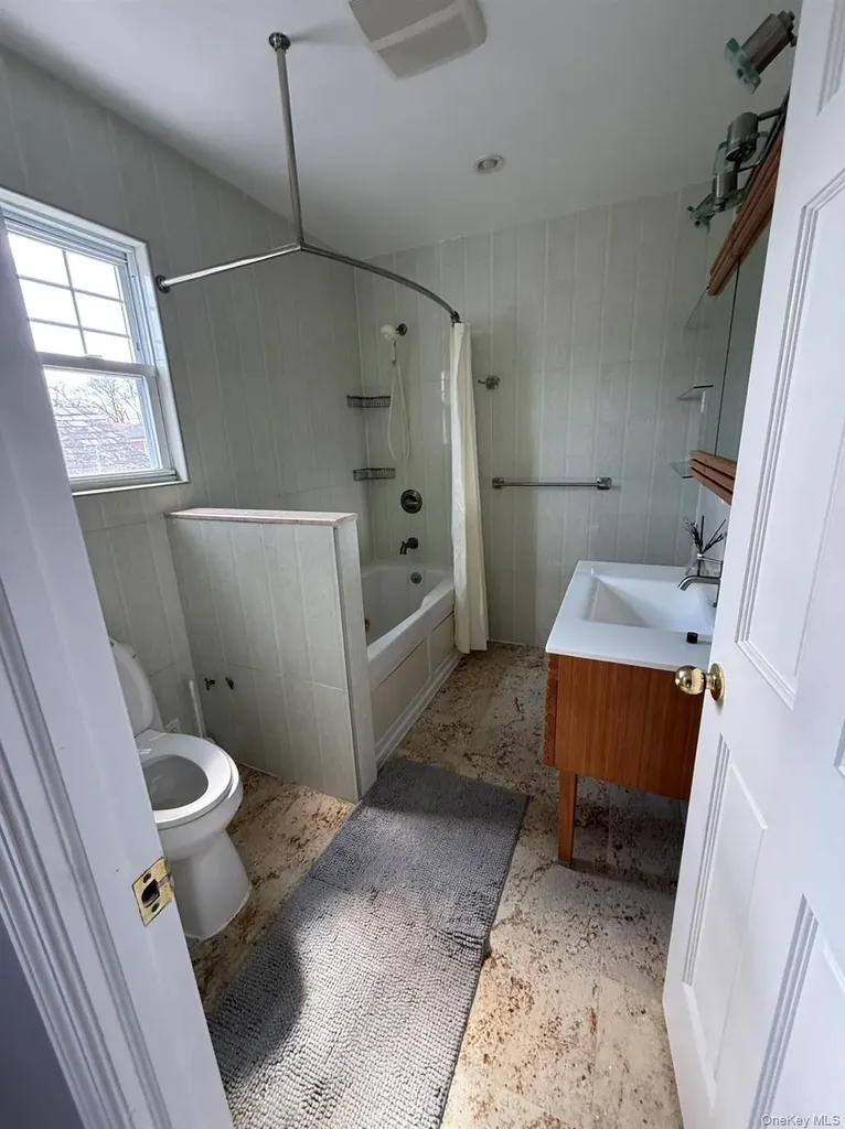 45-46 166th Street Flushing NY 11358