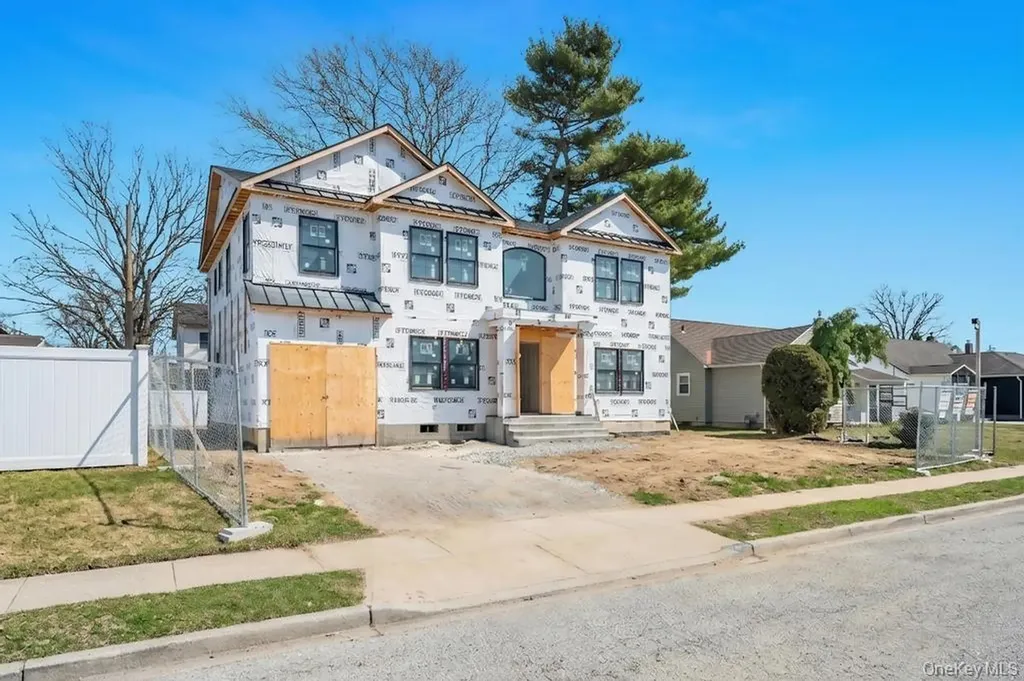 516 Lariat Lane Bethpage NY 11714