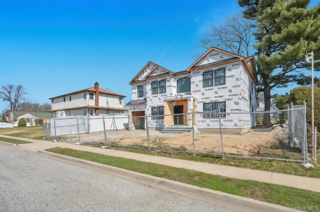 516 Lariat Lane Bethpage NY 11714