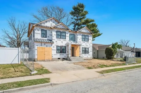 516 Lariat Lane Bethpage NY 11714