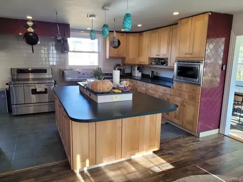 424 Centre Island Road Oyster Bay NY 11771
