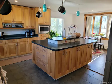 424 Centre Island Road Oyster Bay NY 11771