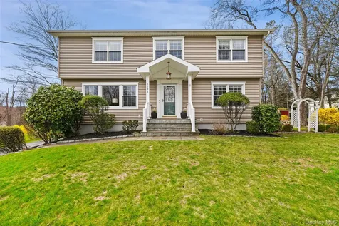 3594 Suncrest Avenue Yorktown Heights NY 10598