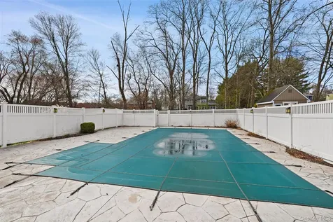 3594 Suncrest Avenue Yorktown Heights NY 10598