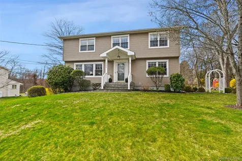 3594 Suncrest Avenue Yorktown Heights NY 10598