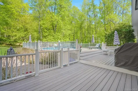 49 Chester Court Cortlandt Manor NY 10567
