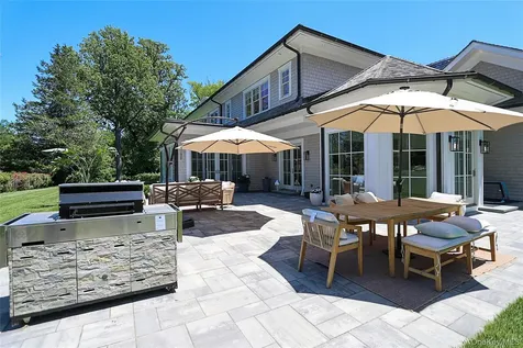 2 Pheasant Run Kings Point NY 11024
